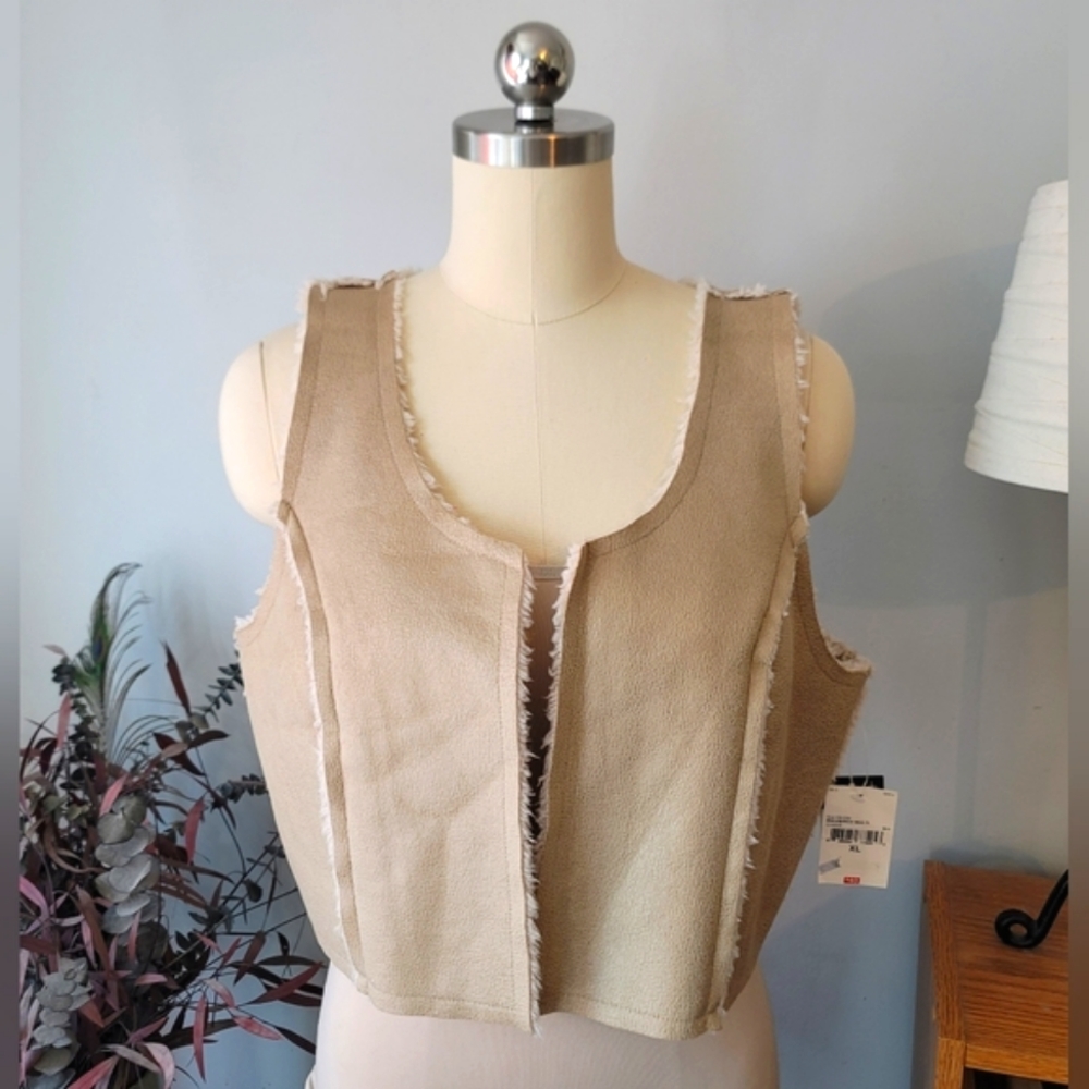 mac & jac Beige Fringe-Trim Sleeveless Vest